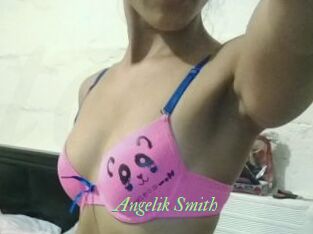 Angelik_Smith