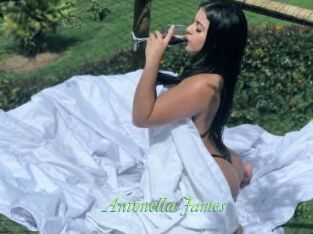 Antonella_James