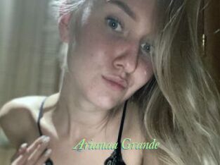 Arianaa_Grande