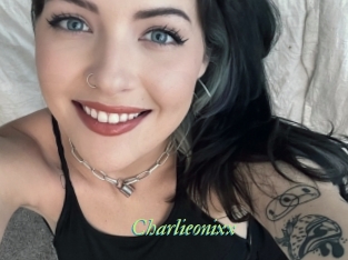 Charlieonixx
