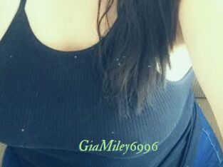 GiaMiley6996