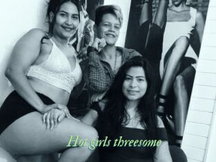 Hot_girls_threesome