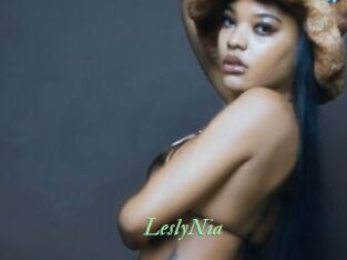 LeslyNia