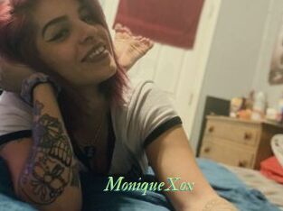 MoniqueXox