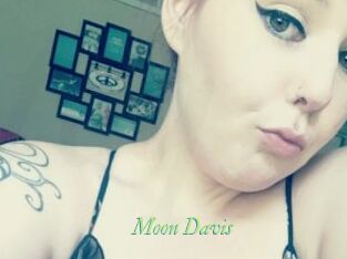 Moon_Davis
