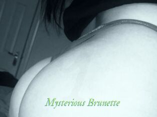 Mysterious_Brunette