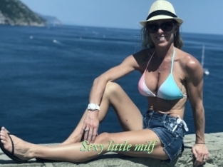Sexy_little_milf