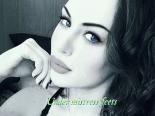 Under_mistress_feets